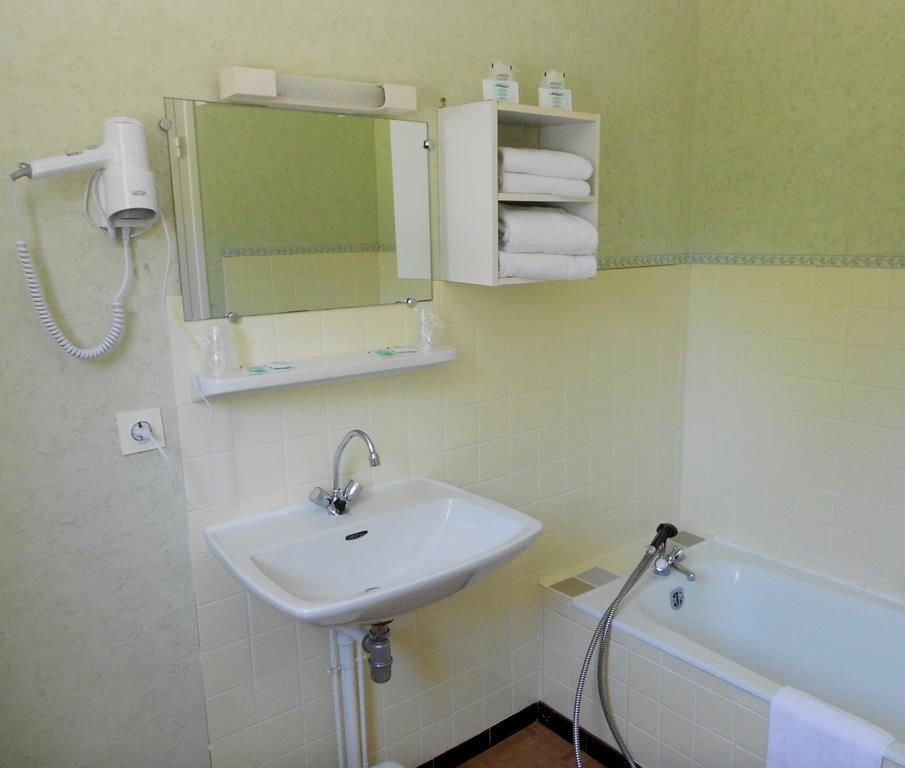 Hotel Restaurant Du Moulin De Barette Blavozy Room photo