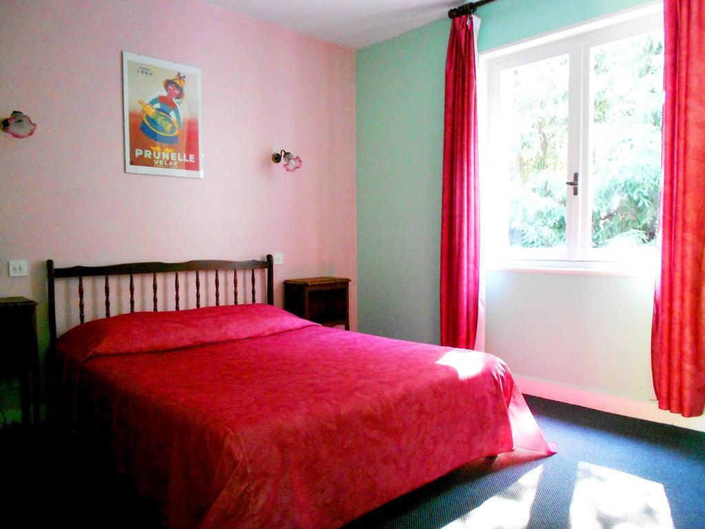Hotel Restaurant Du Moulin De Barette Blavozy Room photo