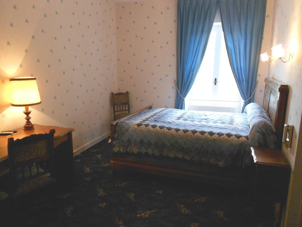 Hotel Restaurant Du Moulin De Barette Blavozy Room photo